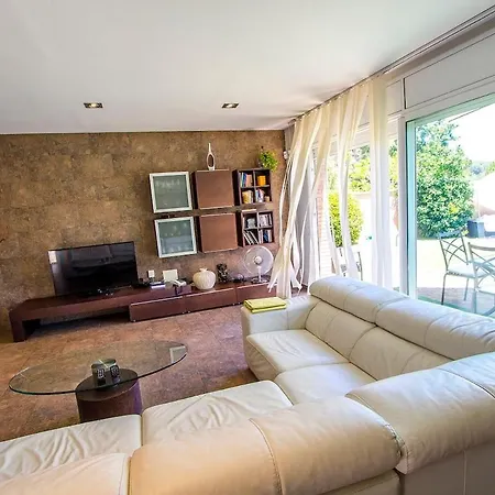 Villa Catalunya Casas Modern And Spacious With Private Pool Close To Bcn Senmanat