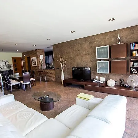 Villa Catalunya Casas Modern And Spacious With Private Pool Close To Bcn *